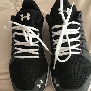 LADIES!!!! 10.5 only worn once Under Armor shoes!!